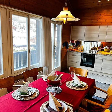 Cozy Alpengluehn アパート